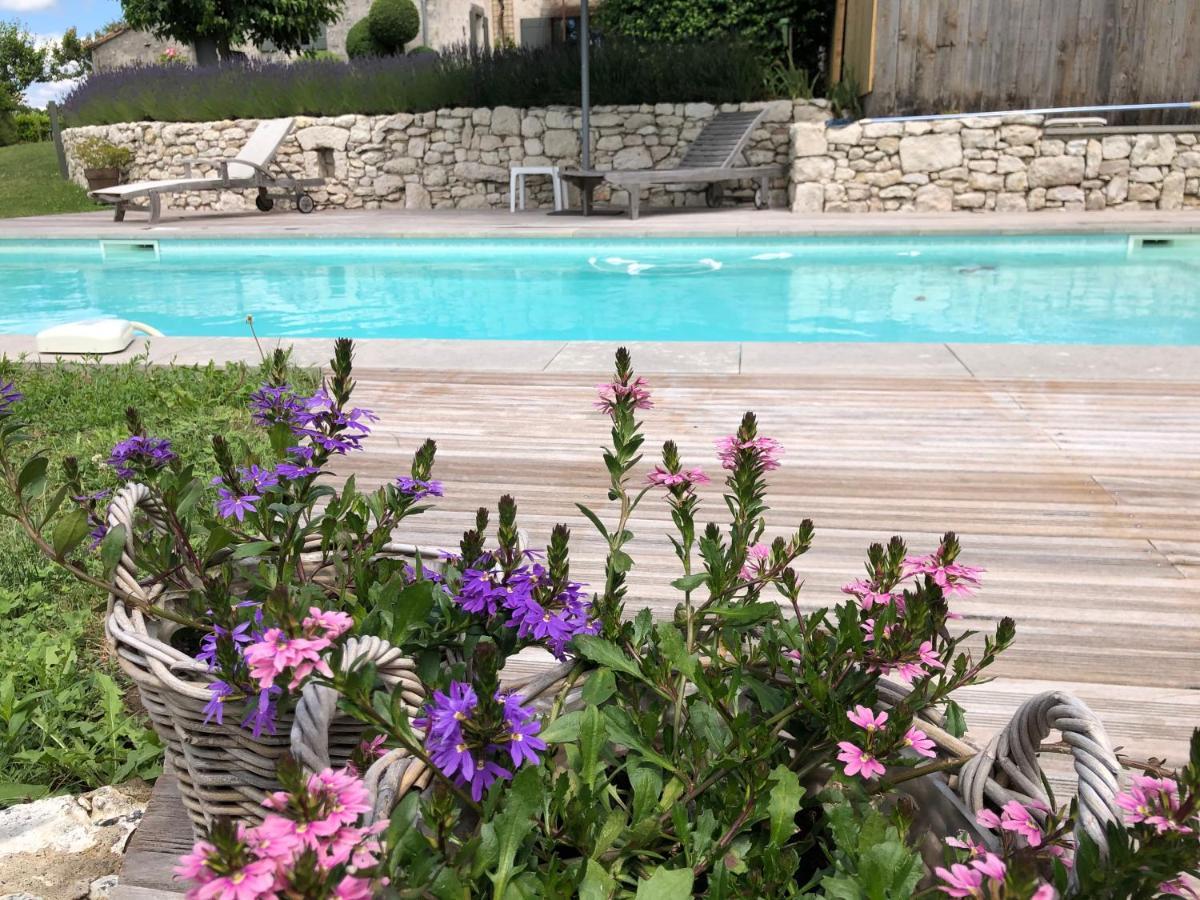 La Ferme Buissonniere Bardou Exterior foto