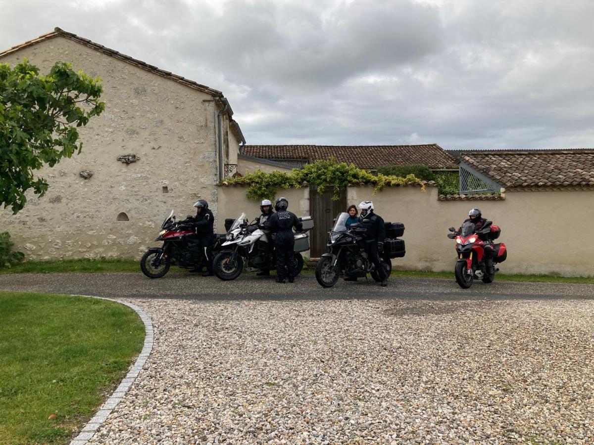La Ferme Buissonniere Bardou Exterior foto