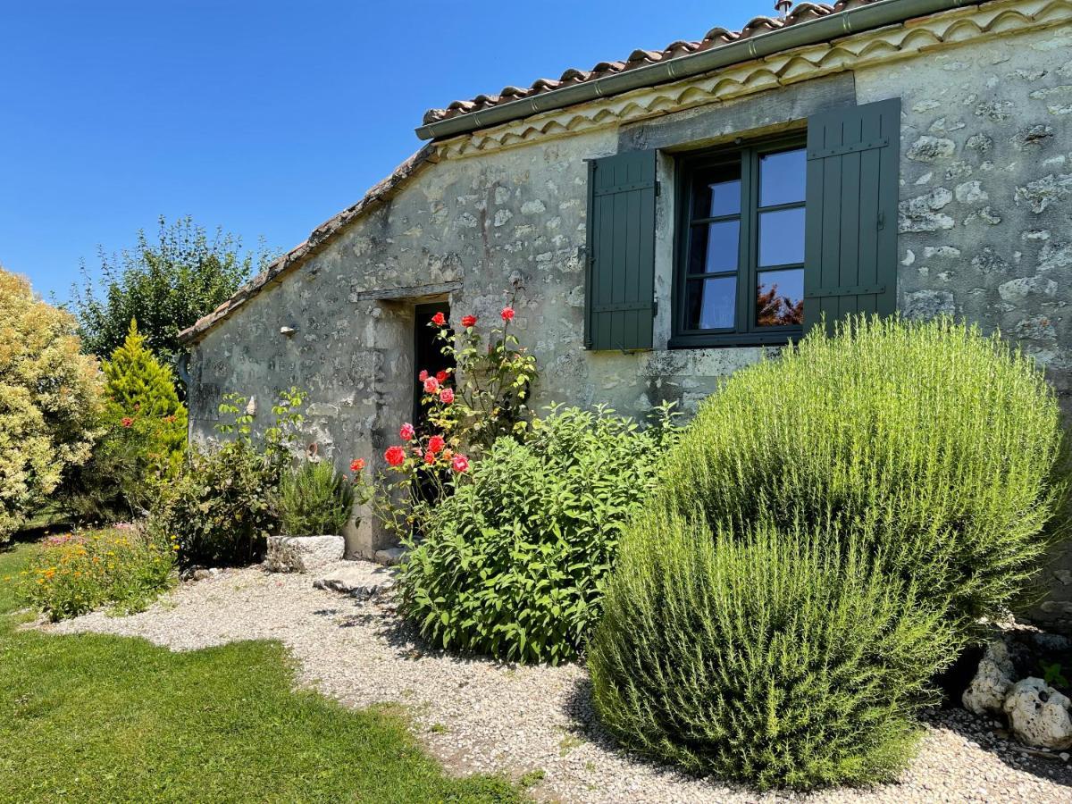 La Ferme Buissonniere Bardou Exterior foto