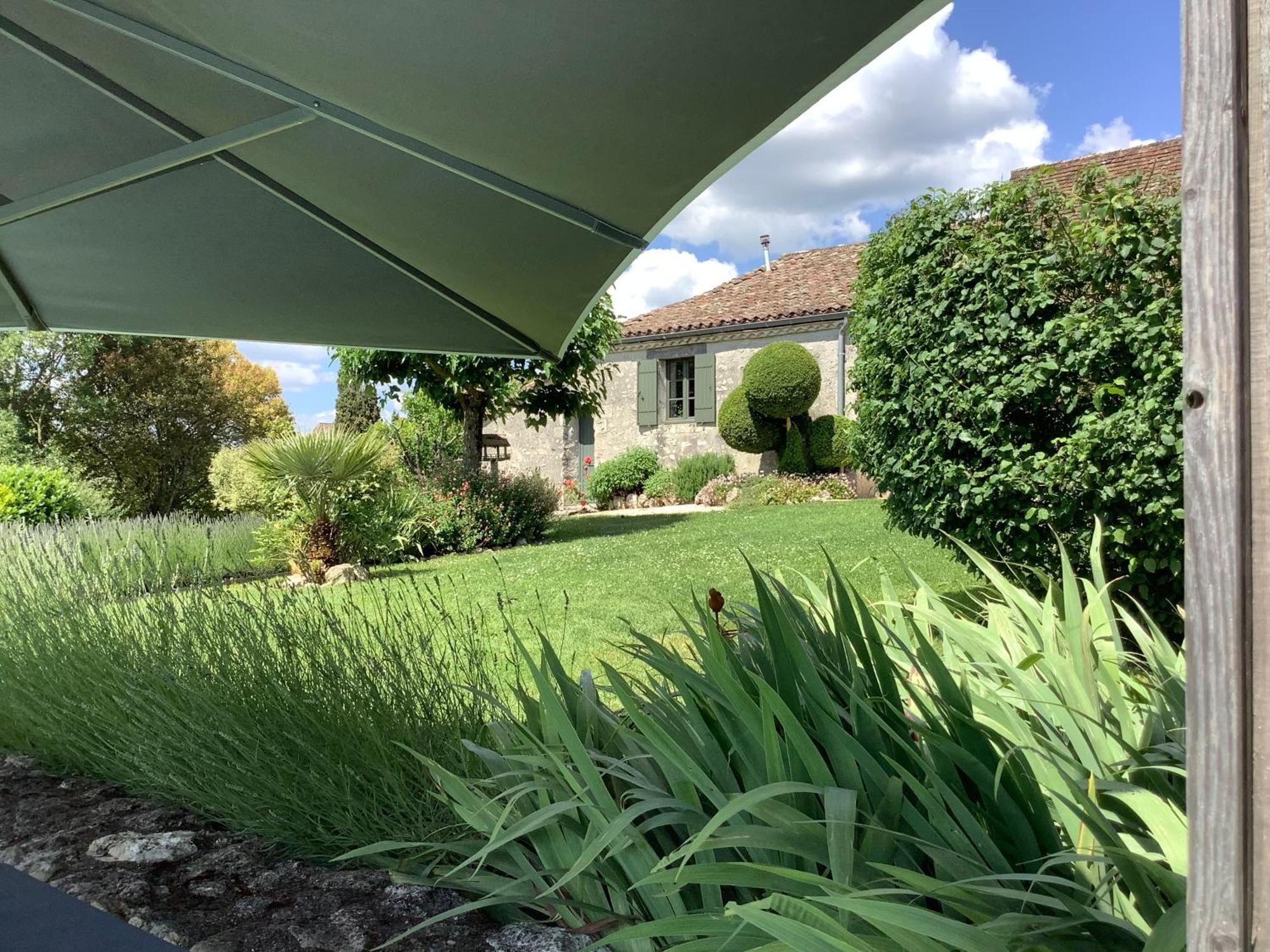 La Ferme Buissonniere Bardou Exterior foto